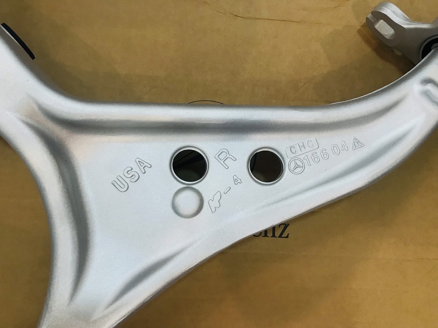 Càng A dưới phải xe Mercedes GL500 - 1663300207