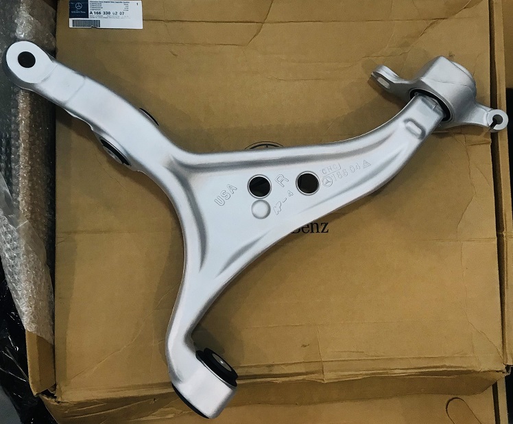 Càng A dưới phải xe Mercedes GL500 - 1663300207