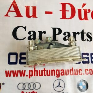 Két làm mát dầu số xe Mercedes C300 - 0995001900