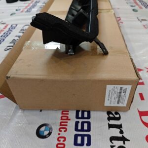 Tấm ốp khoang động cơ Porsche Panamera - 97057241501